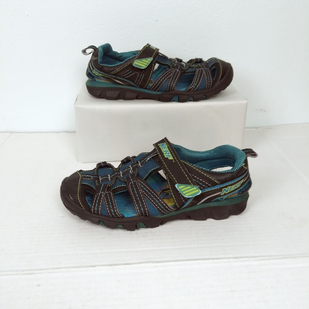 Nekf  Closed Toe Water Sandals Shoes Big Boy Size 5 Black/Blue